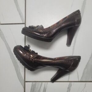 Brown y2k glam Ann Klein pumps with tassel detail 8